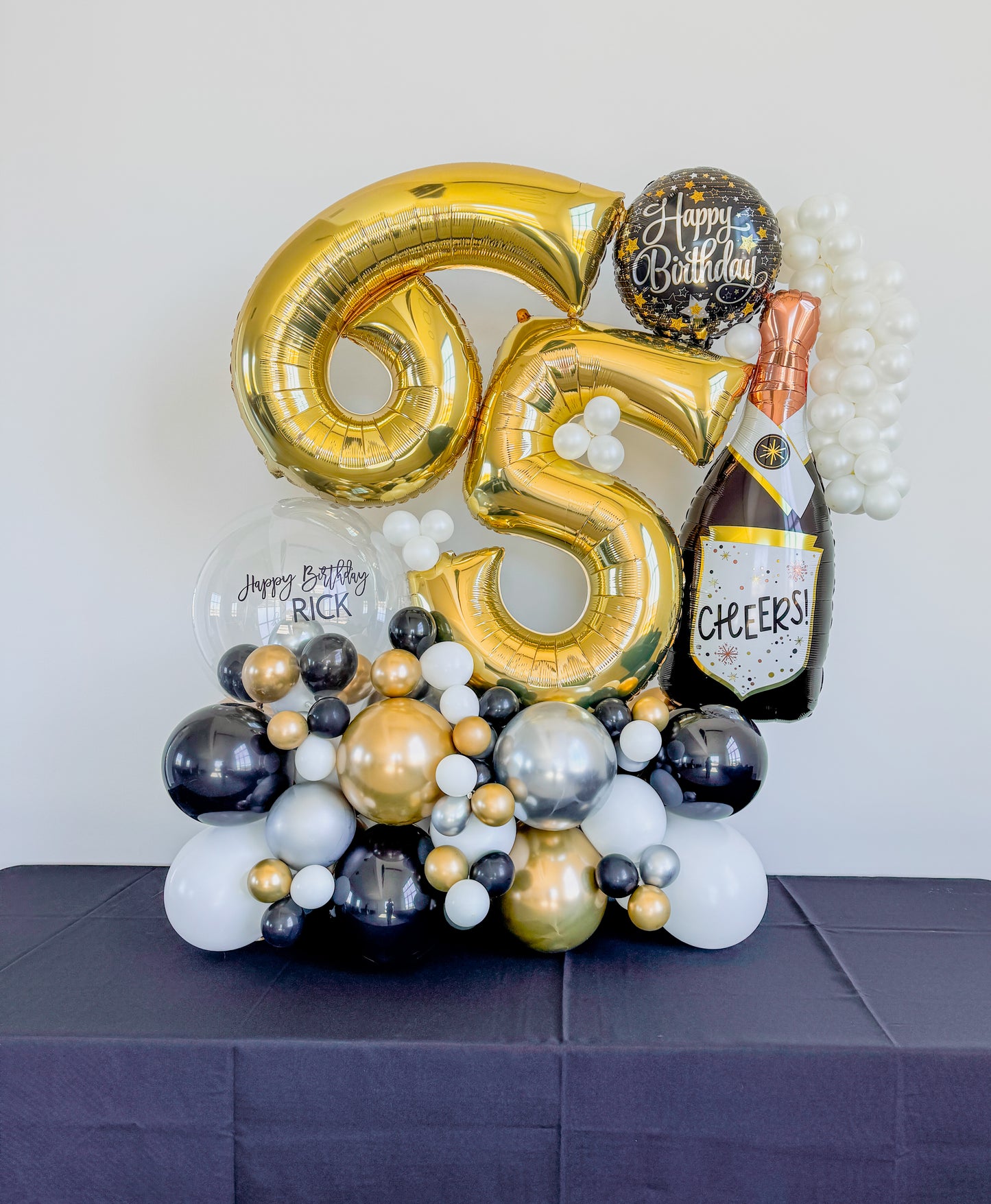 Large aged balloon bouquet