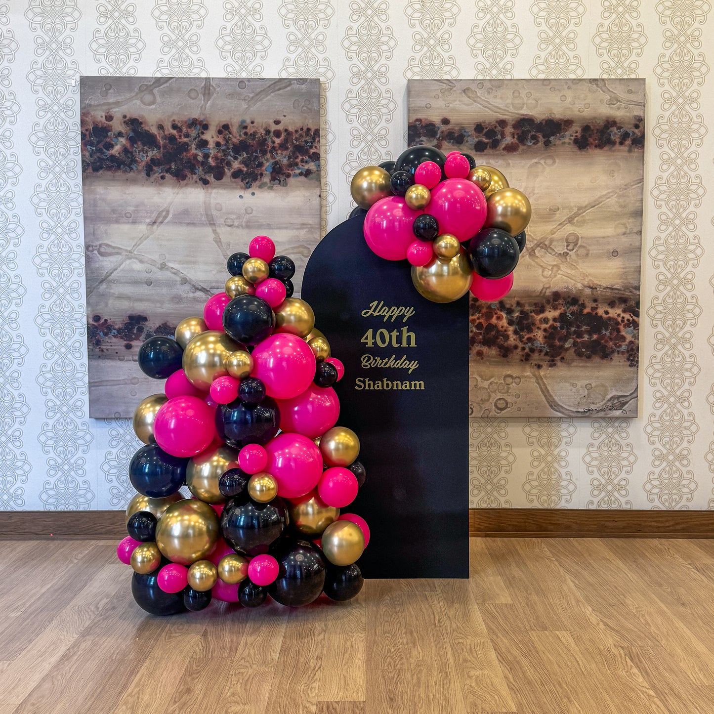 Middle solid balloon backdrop