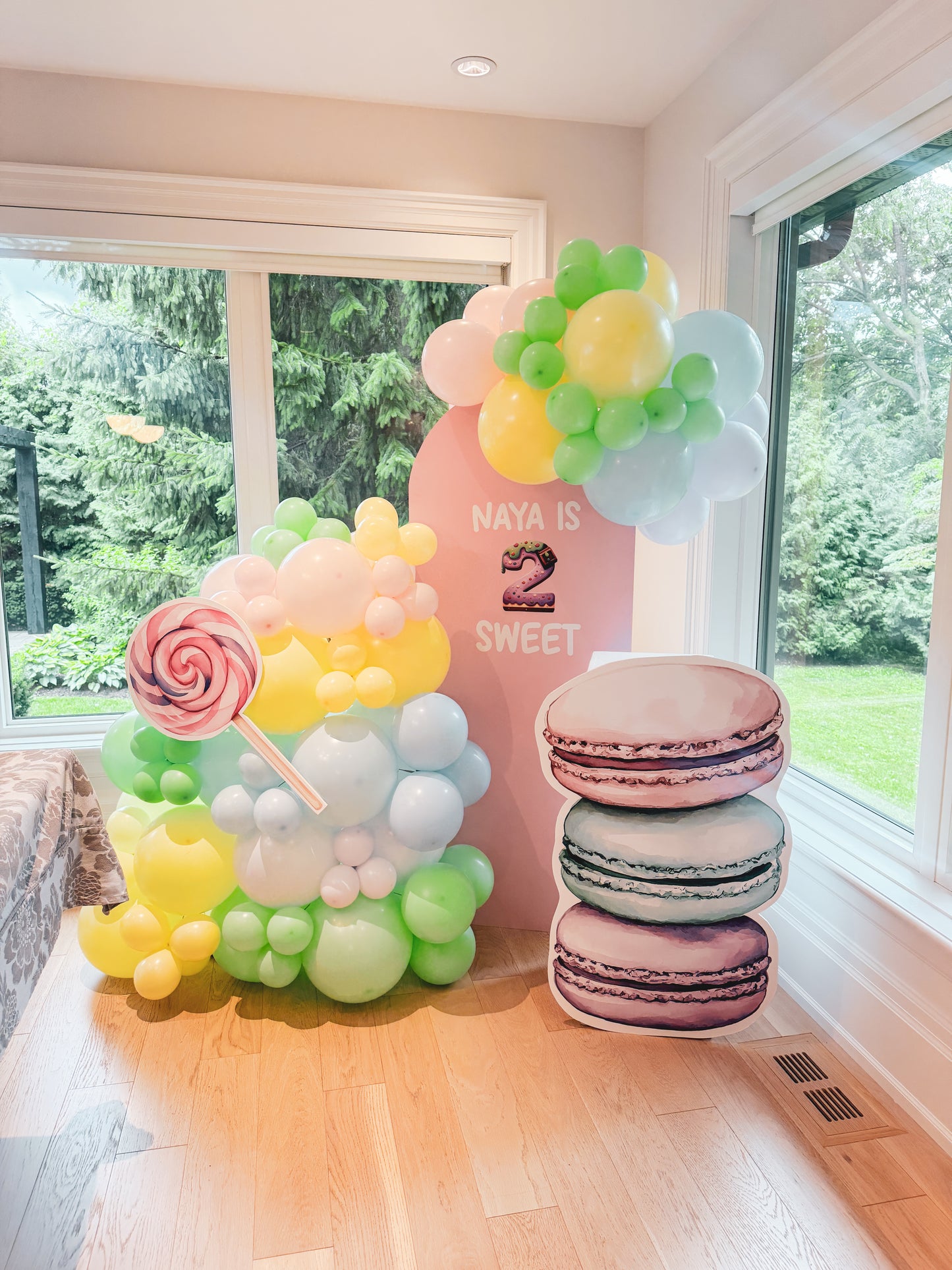 Mini solid balloon backdrop, 2 cutouts and one cake stand