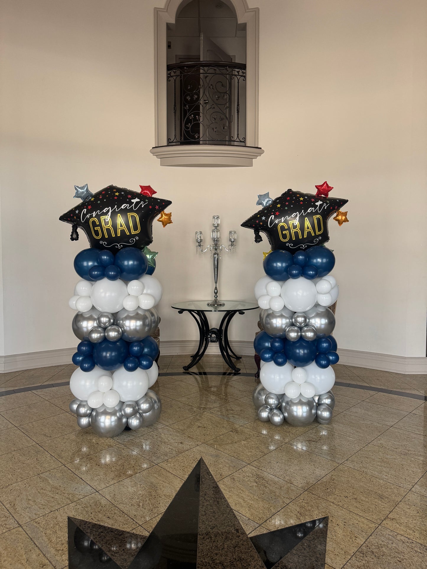 6 foot tall Grad balloon pillar
