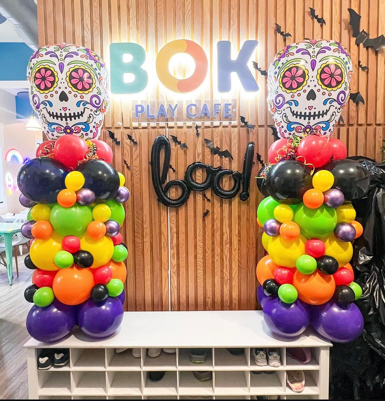 6 foot tall Halloween balloon pillar