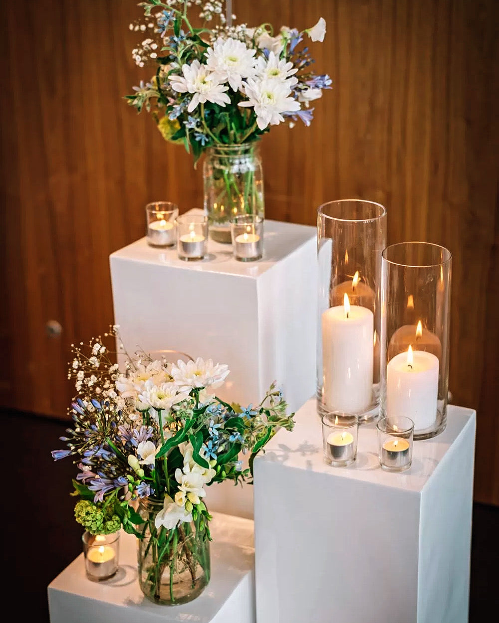 White square solid cake stands