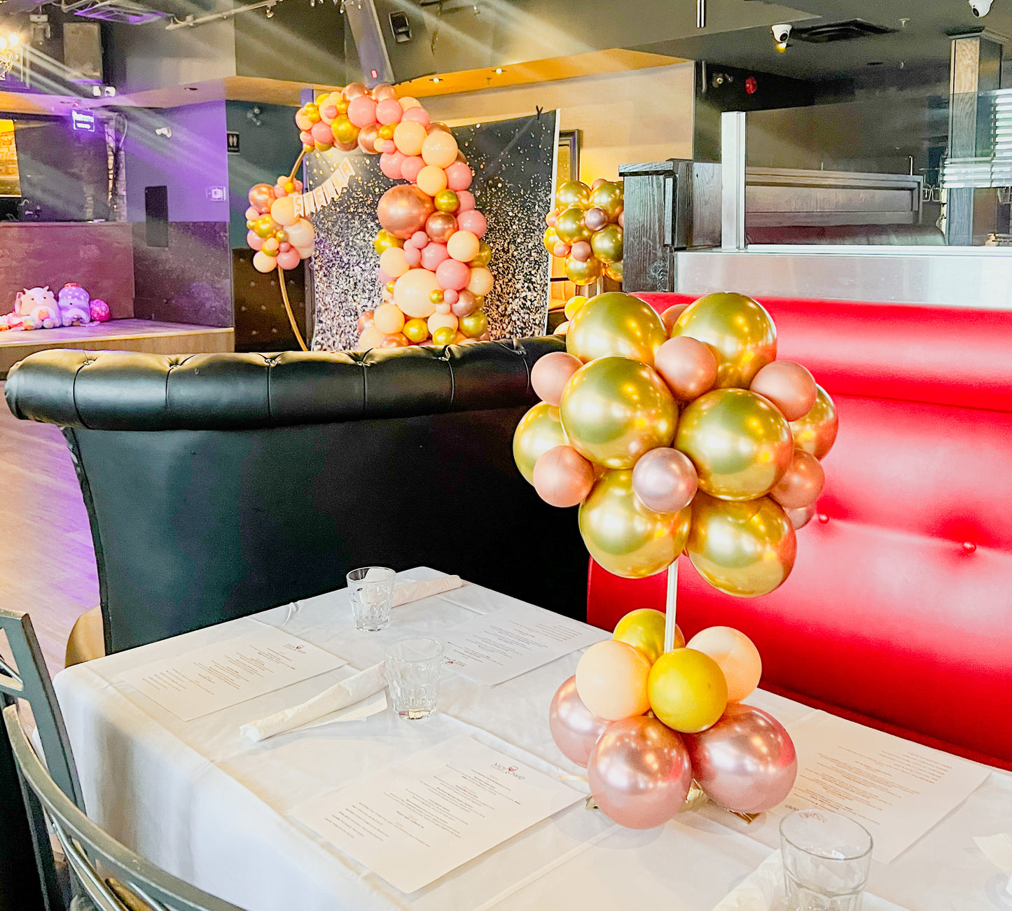 Bubble table topper