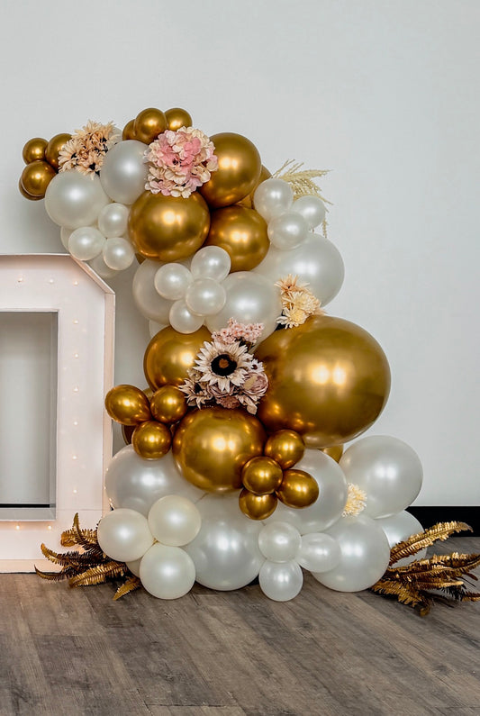 4.5 foot balloon garland with floral