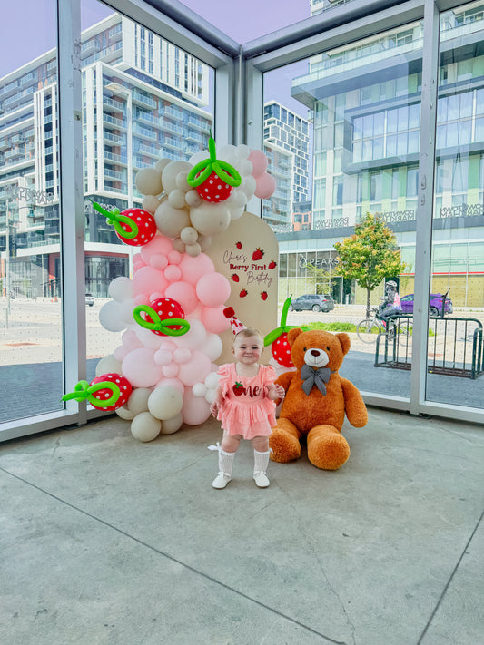 Mini solid strawberry balloon backdrop with bear