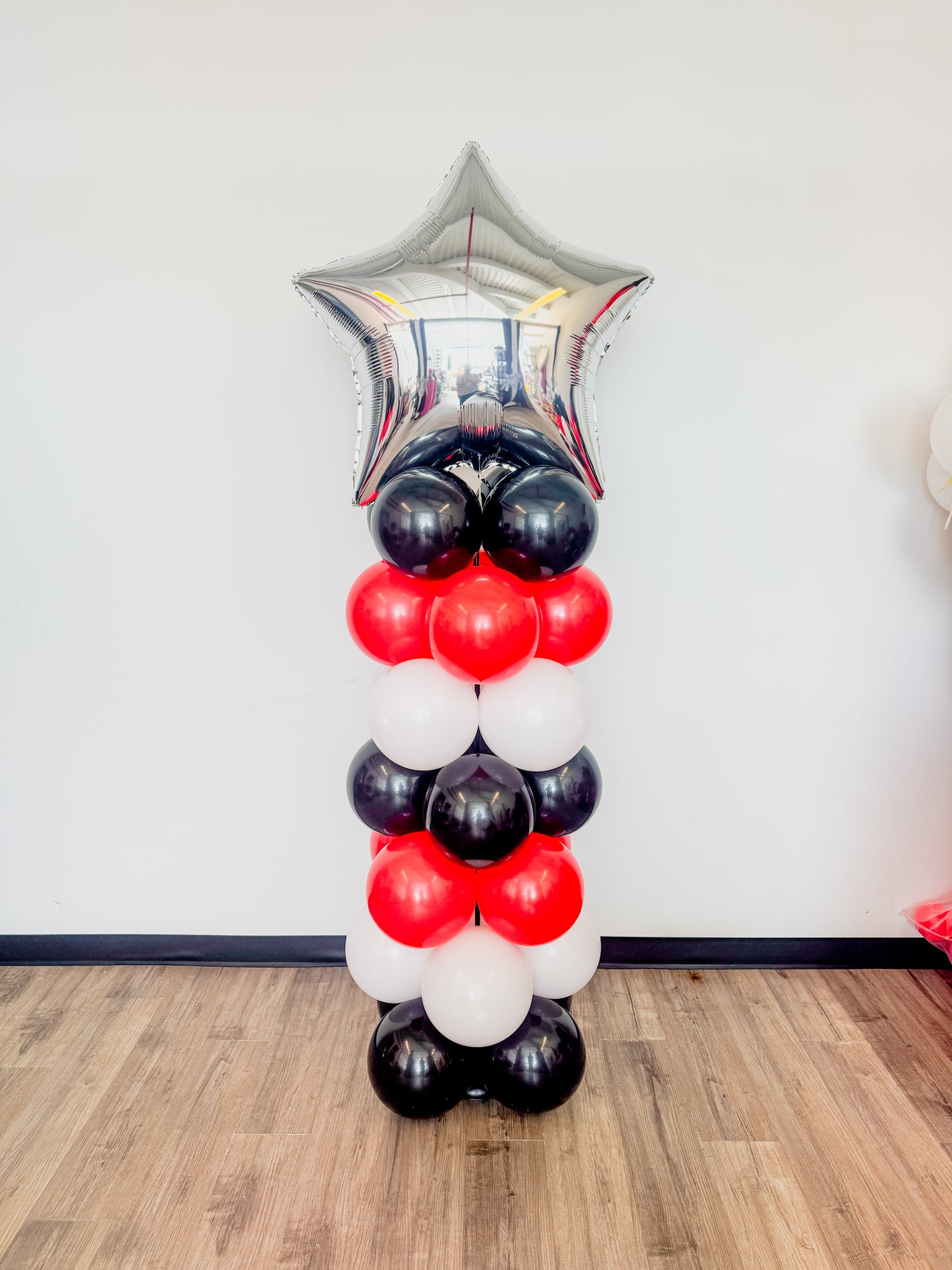 7 foot tall large star balloon pillar