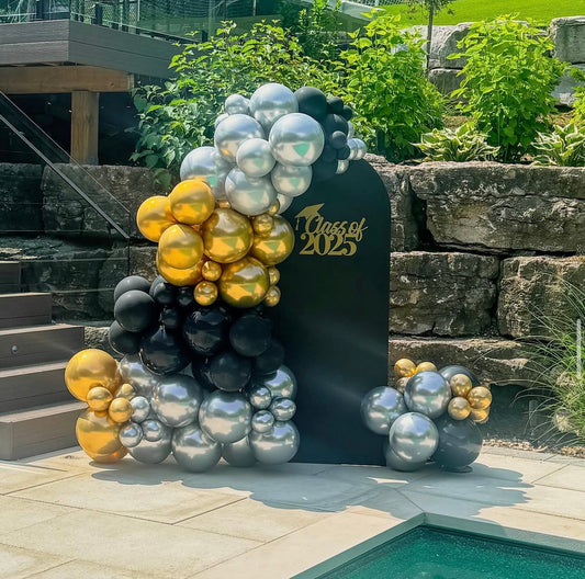 Middle solid balloon backdrop