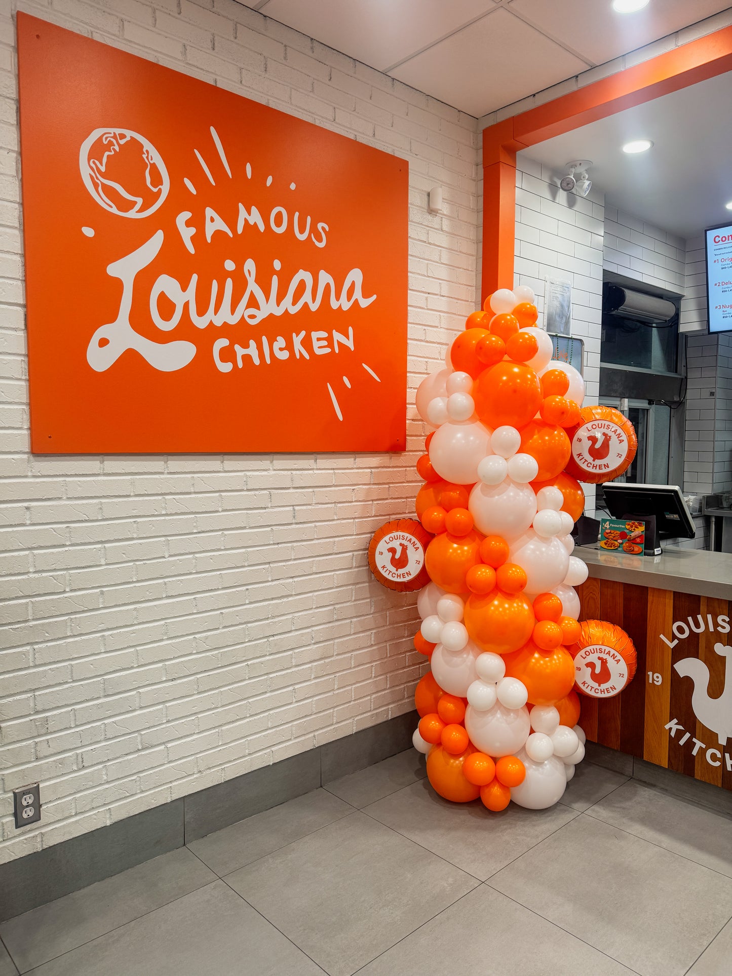 Branded stand along balloon pillars