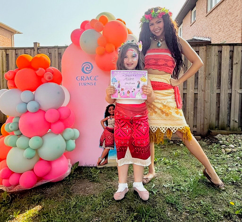 Mini solid balloon backdrop with cutout character