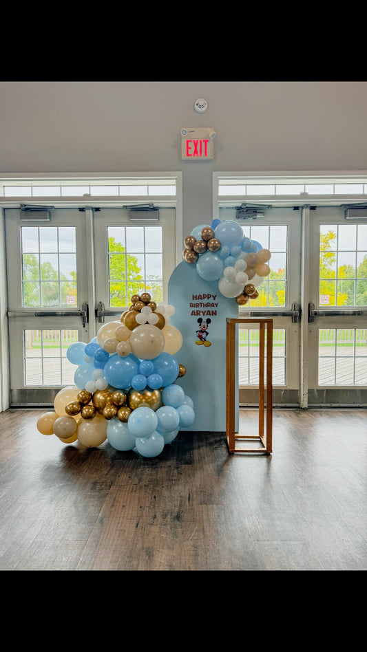 Mini solid Mickey themed backdrop & cake stand