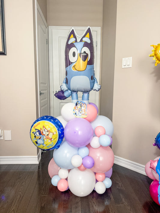 4.5 themed balloon pillars