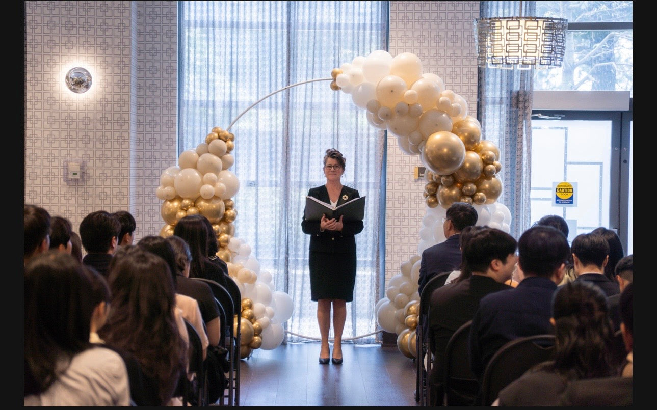 7.5 foot white arch with option B balloons