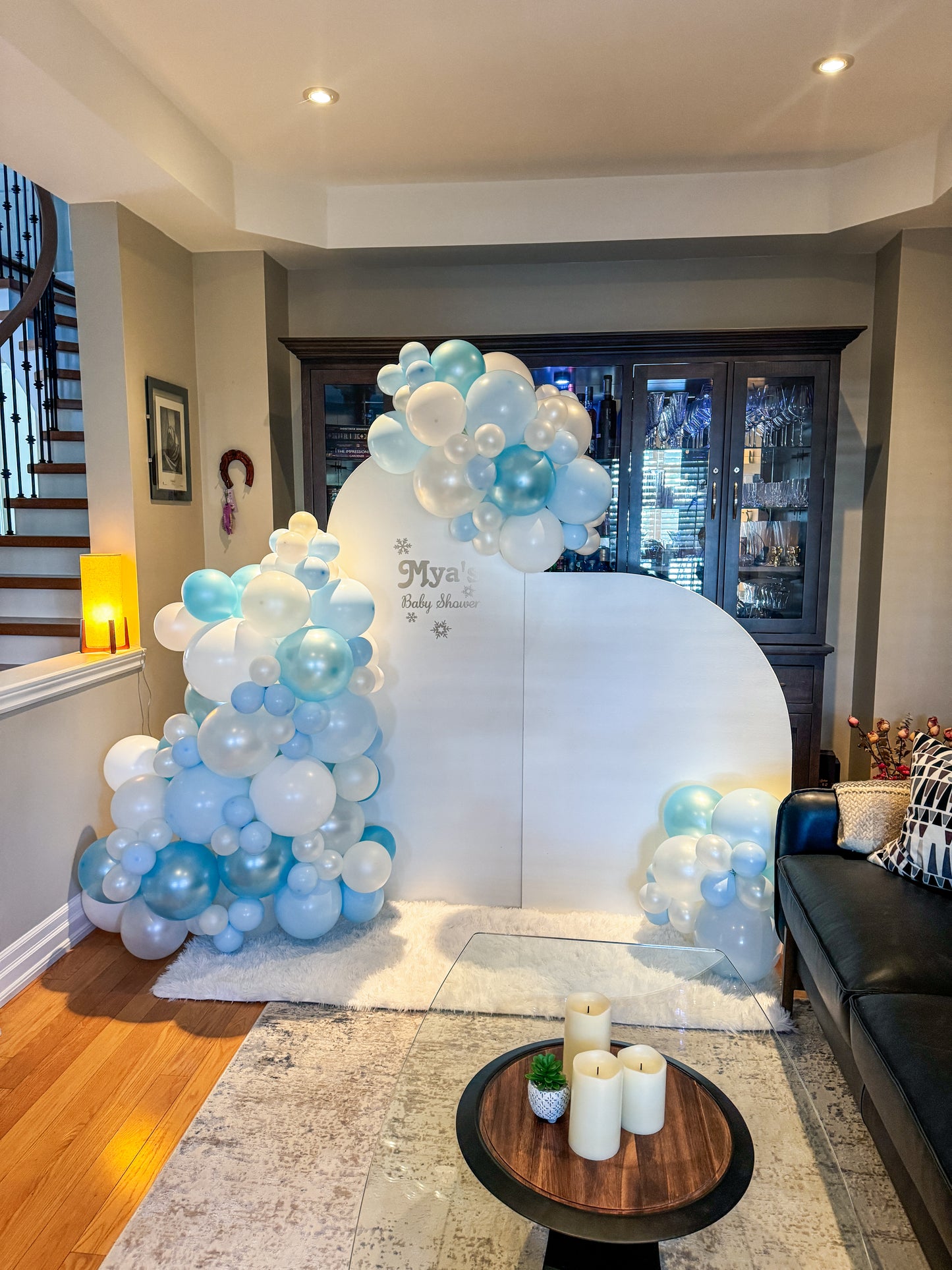 Middle solid backdrop with side solid panel, balloons, carpet & words