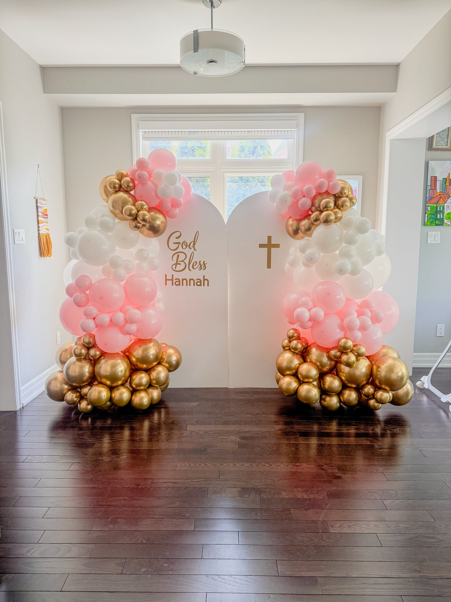 Double solid middle sized backdrops with lush balloons