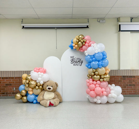 Double solid balloon backdrop with bear