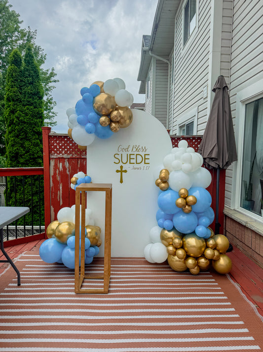 Large solid with simple balloons and gold cake stand