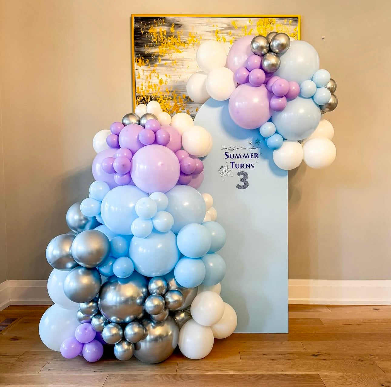 Mini solid 5 foot backdrop with balloons