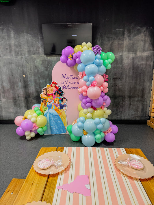 Middle solid princess themed balloon backdrop