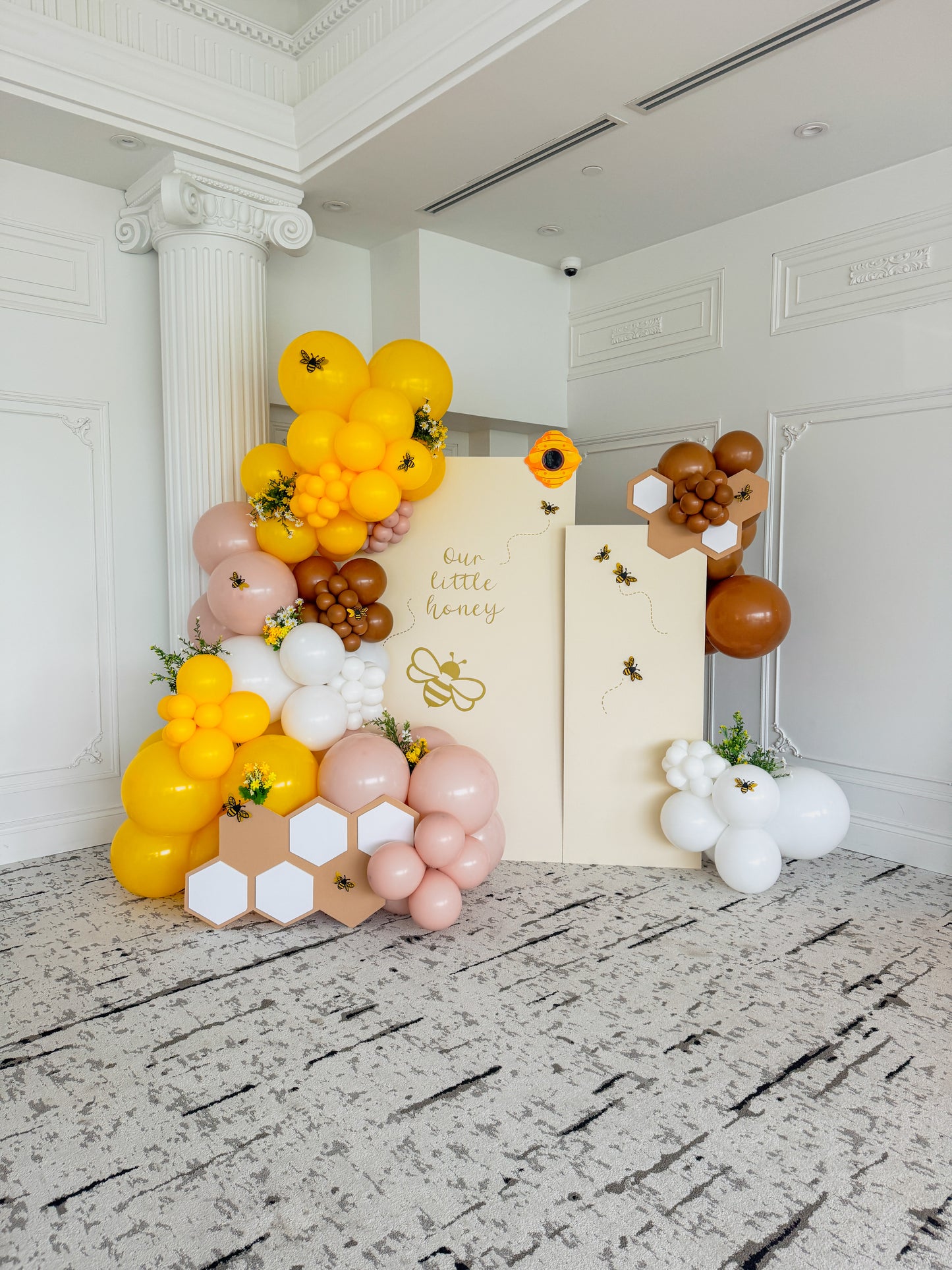 Double solid rectangular backdrop with balloons, props flowers and decals