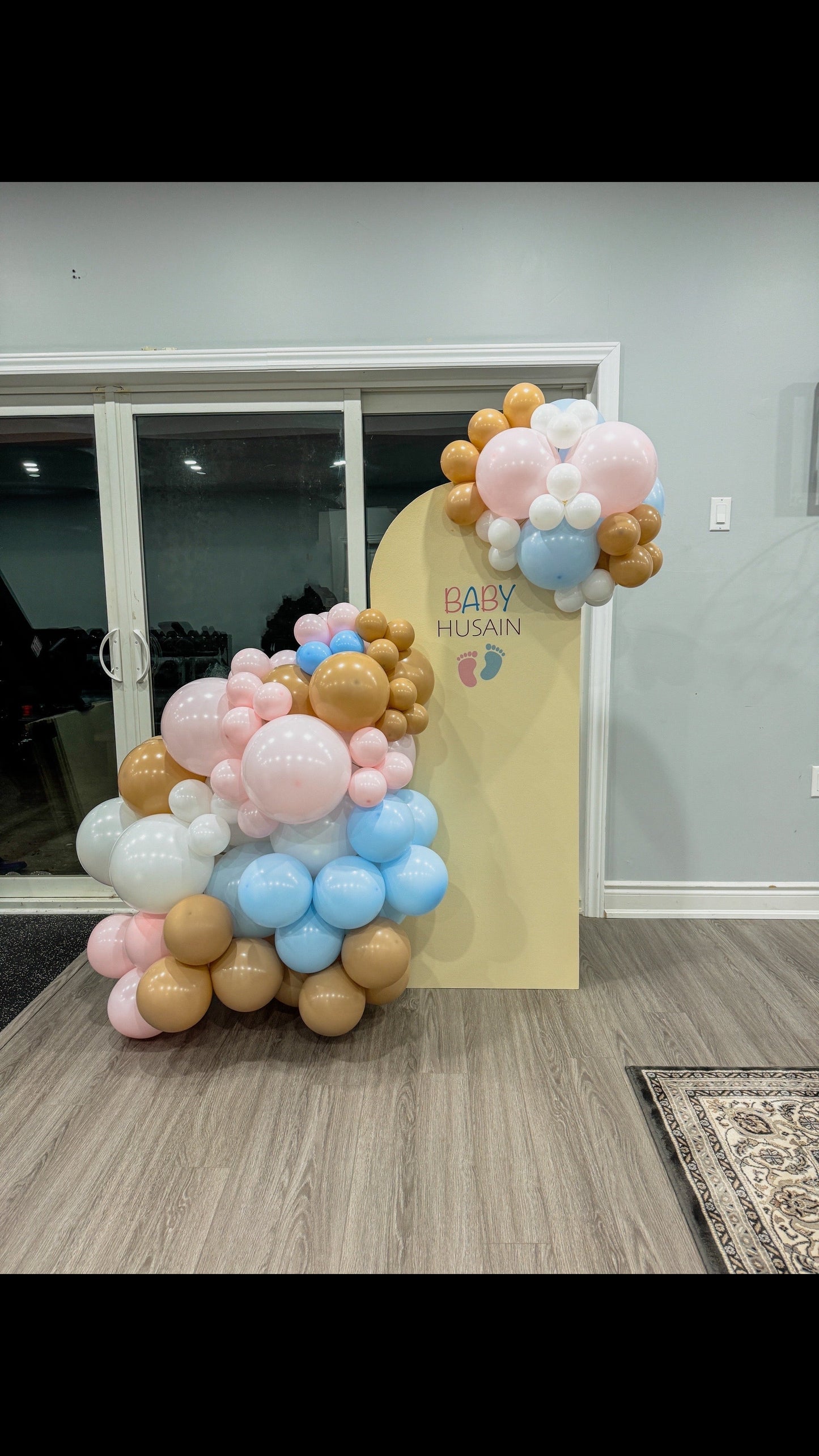 We can bearly wait mini solid backdrop