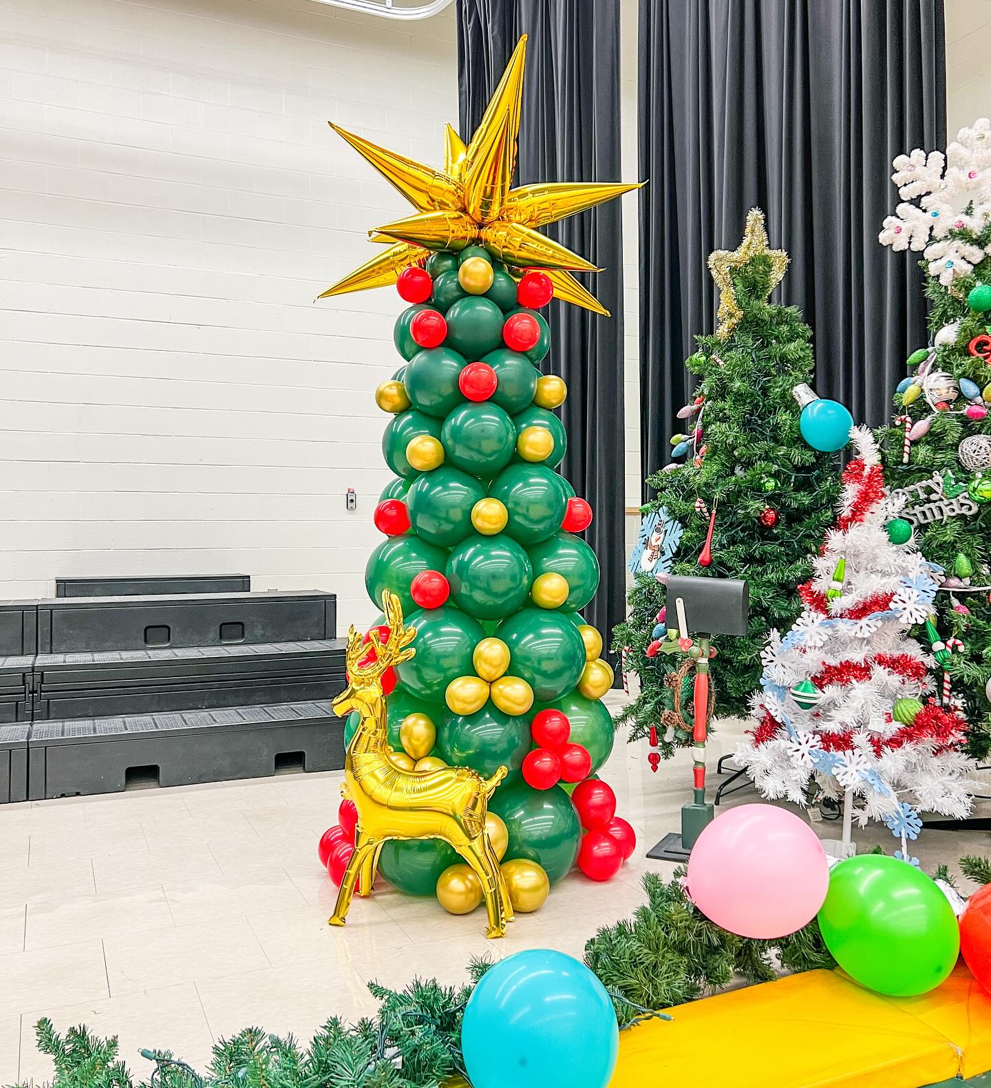 Christmas Balloon Tree